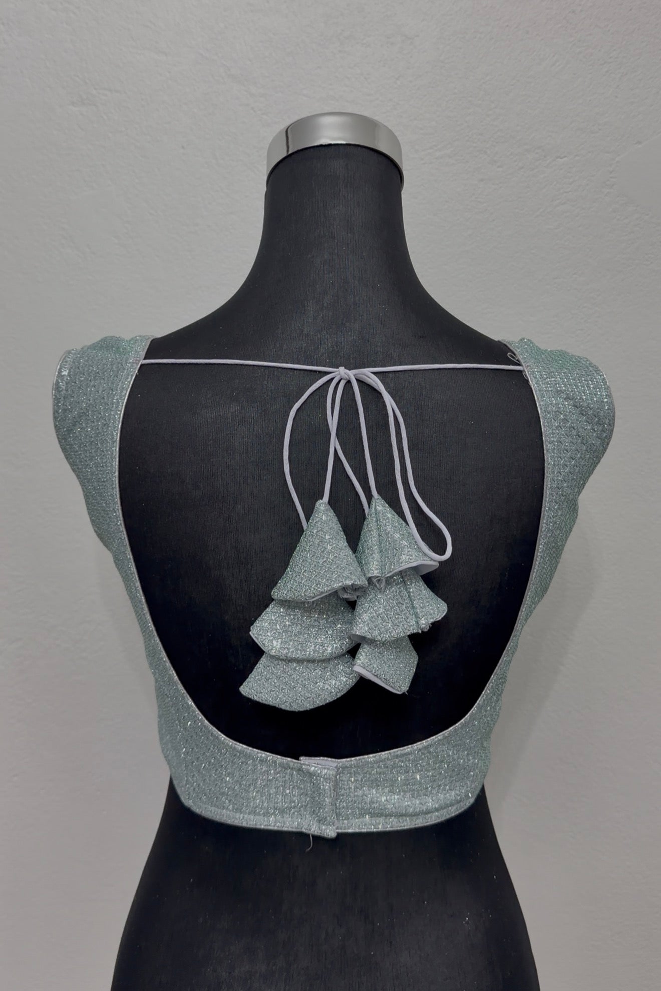 Silver Shimmer Saree Blouse – Sweetheart Neck, Bust 34