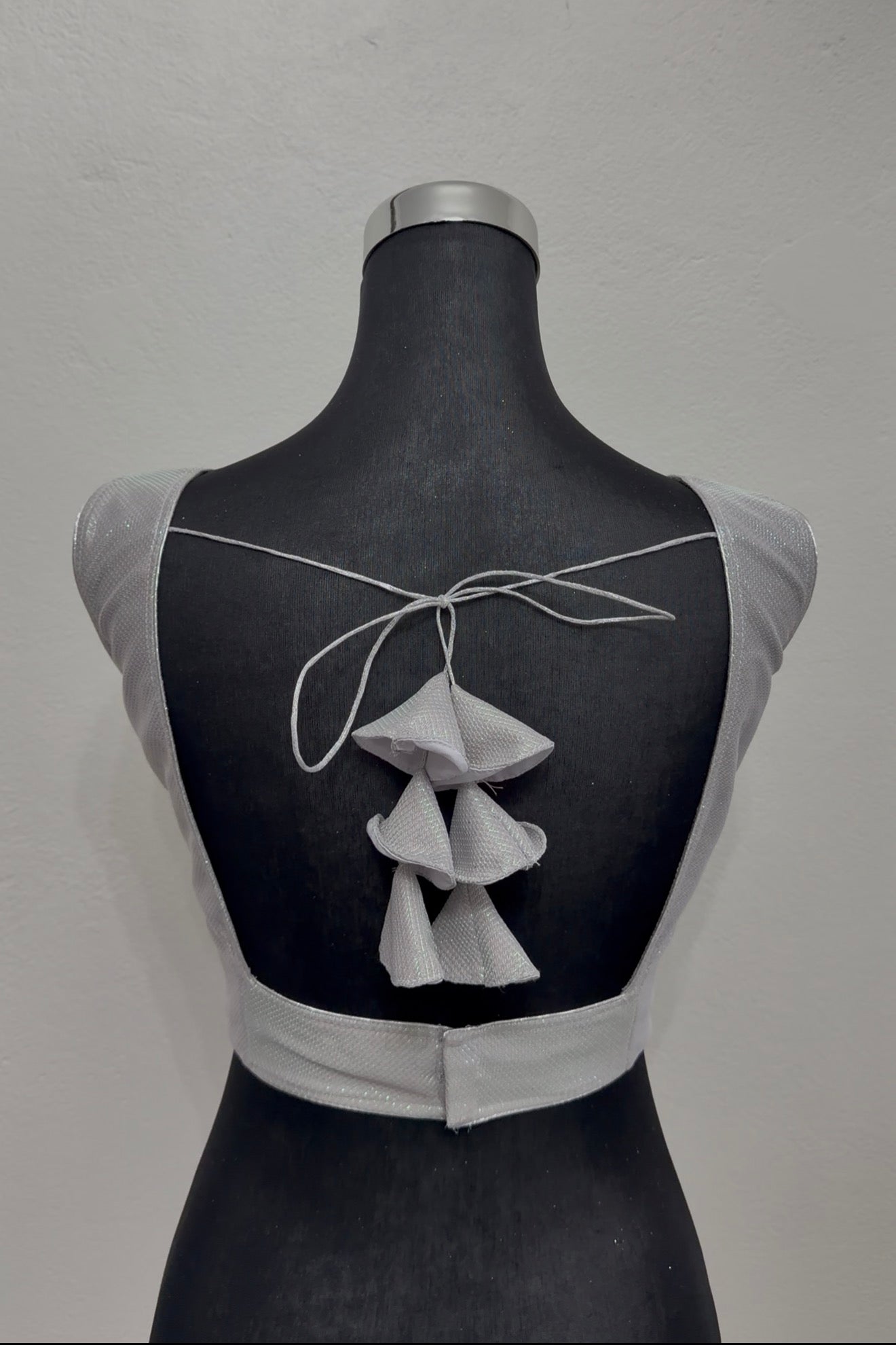Silver Grey Structured Crop Blouse – Bust 40 Waist 32
