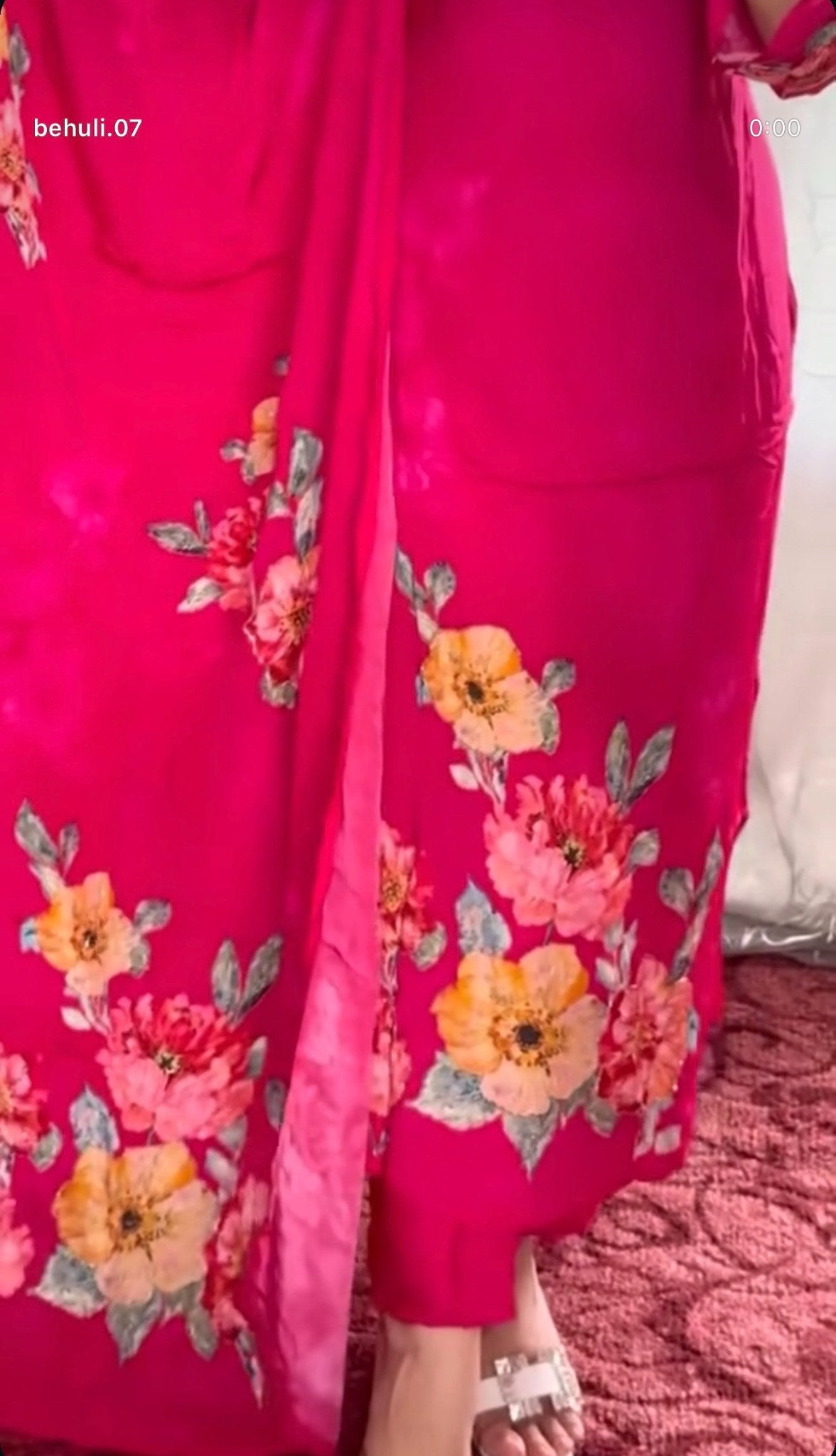 Fuchsia pure crepe silk kurti set with zari embroidered V-neckline, floral printed dupatta and matching straight pants — — view 3