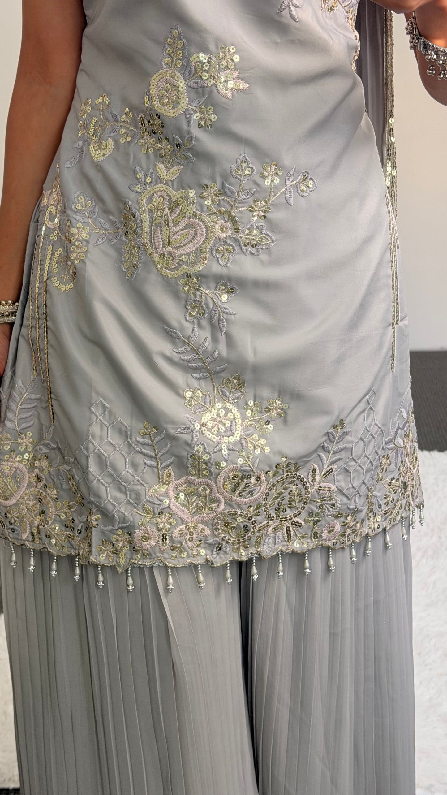 Sleeveless short Kurti set