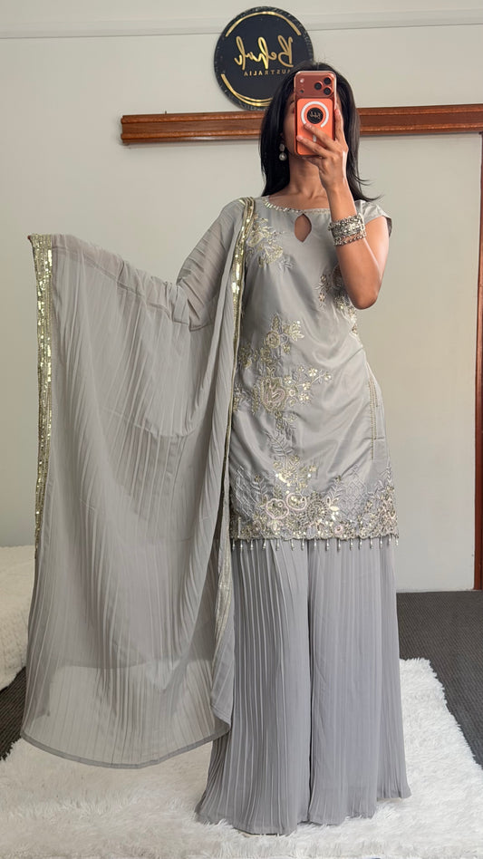 Sleeveless short Kurti set