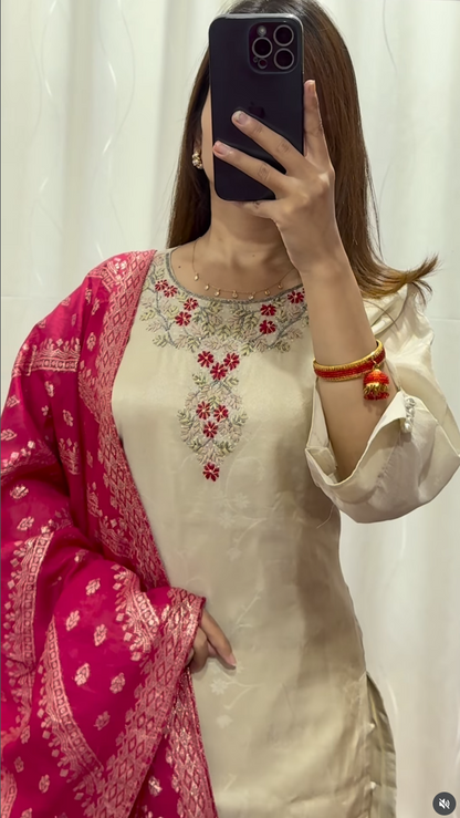 Ivory Embroidered Kurti Set with Fuchsia Banarasi Dupatta