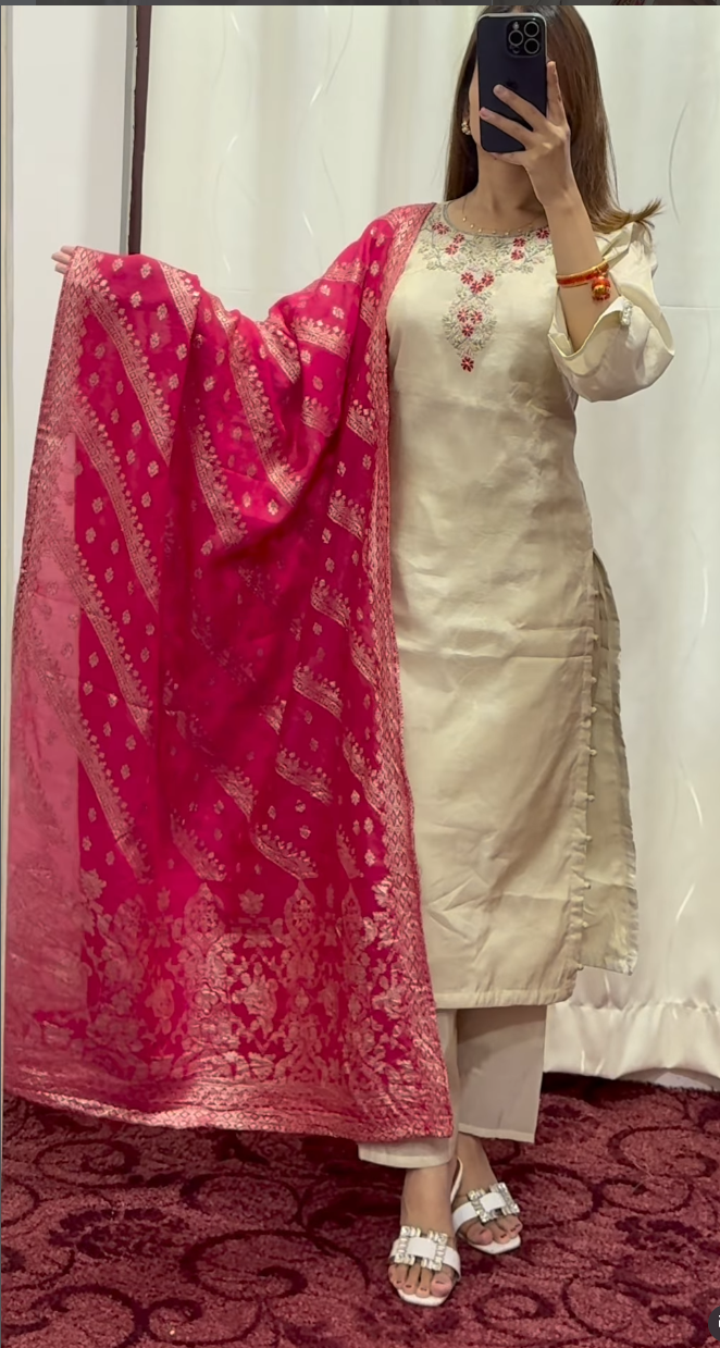 Ivory Embroidered Kurti Set with Fuchsia Banarasi Dupatta