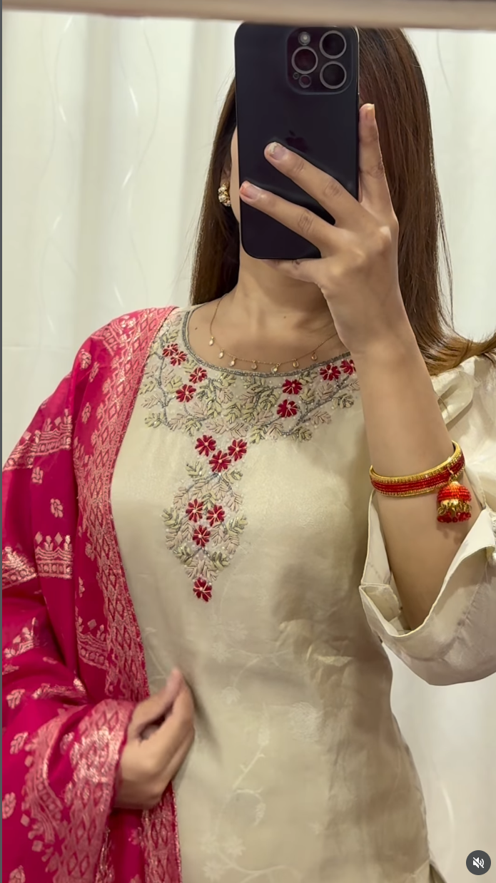 Ivory Embroidered Kurti Set with Fuchsia Banarasi Dupatta