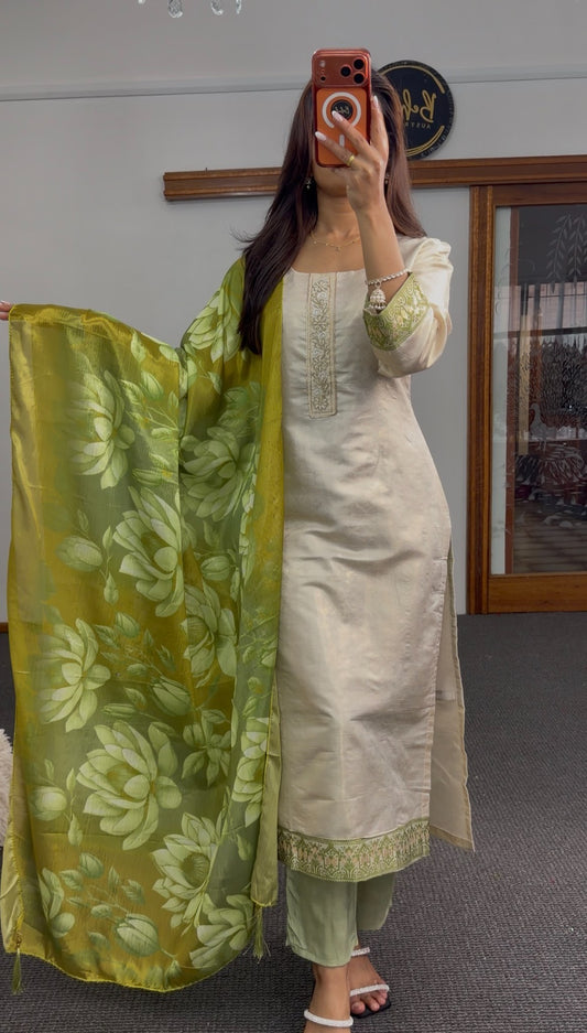 Ivory straight-cut kurti set with embroidered placket, mauve palazzo trousers and floral printed mauve dupatta — Behuli — Green